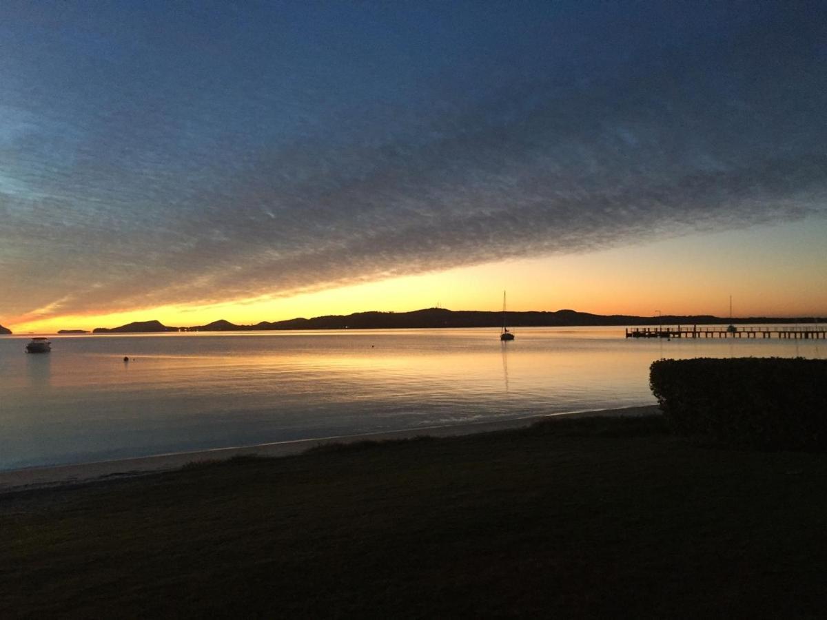 The Clippers 1 Fabulous Waterfront Unit Apartment Salamander Bay Bagian luar foto