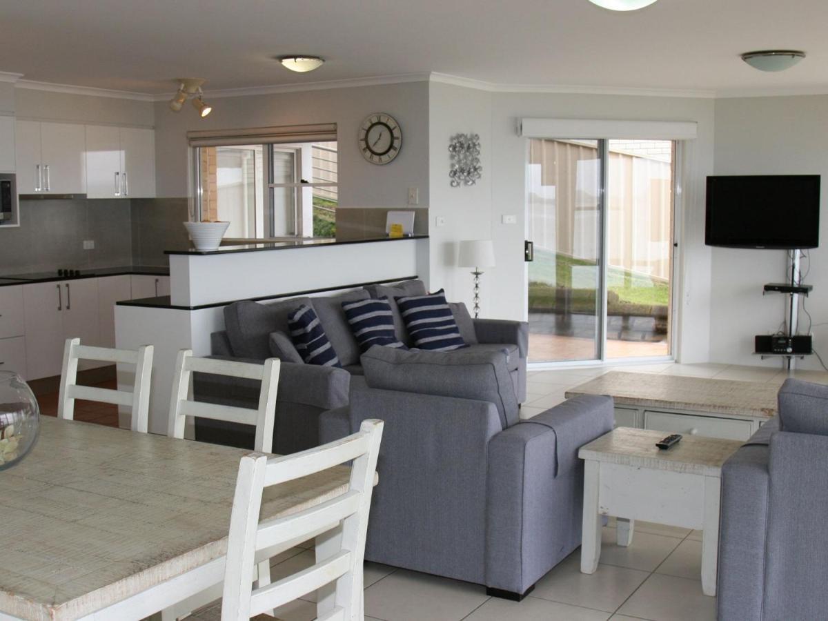 The Clippers 1 Fabulous Waterfront Unit Apartment Salamander Bay Bagian luar foto